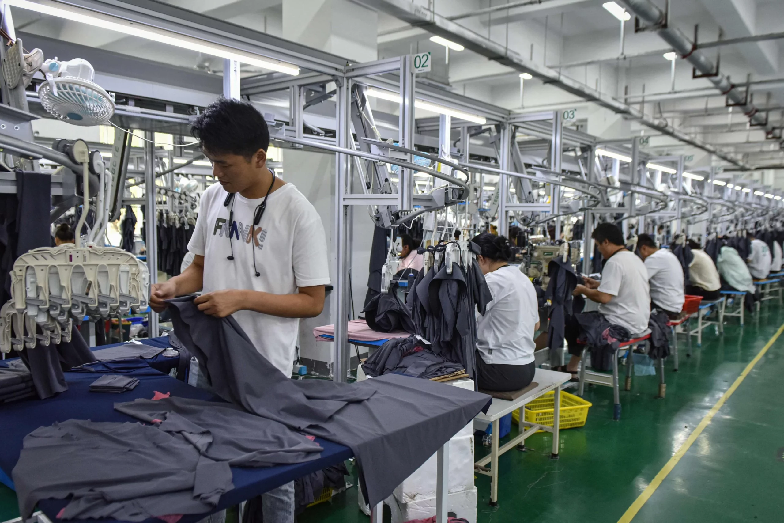 China's Manufacturing Sector Shrinks in June