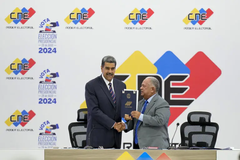 Maduro's Self-Proclamation as President and Its Initial Repercussions. (Photo Internet reproduction)