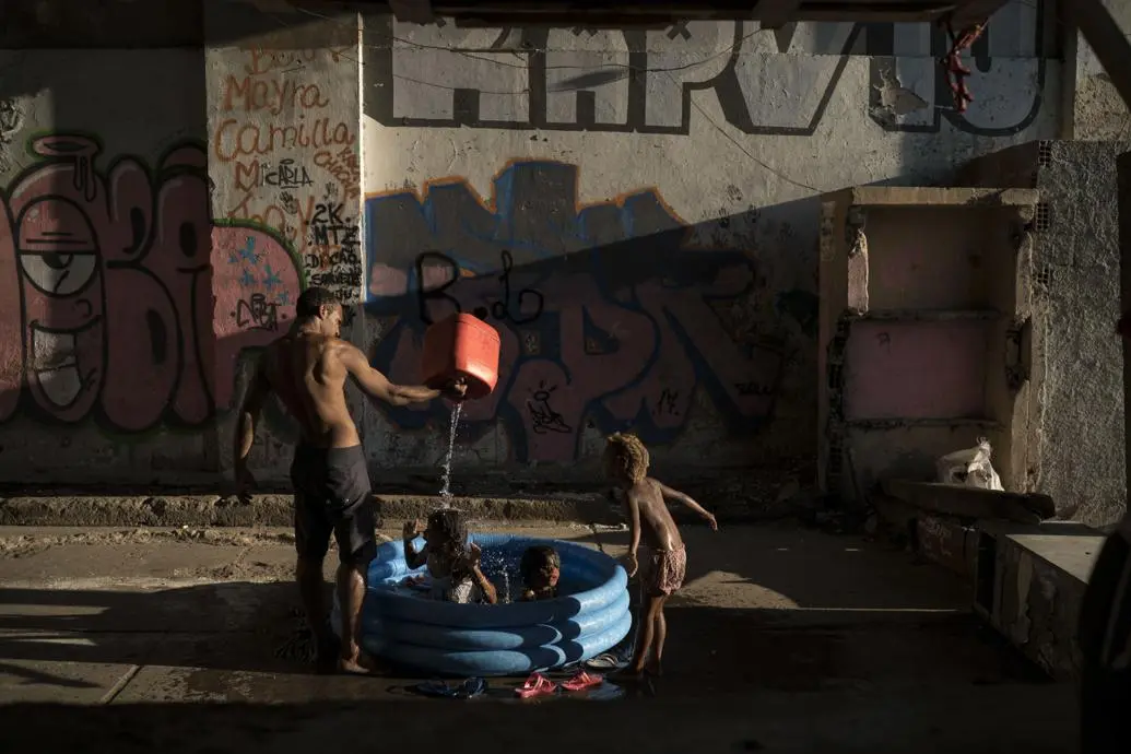 Brazil's Welfare Wave: Half the Nation on Government Aid. (Photo Internet reproduction)