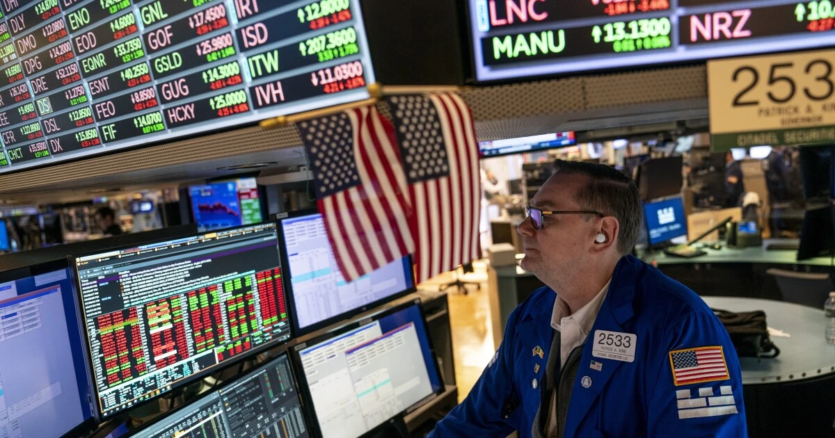 Market Turmoil: Trump's Near Miss and the Shaky Ground of U.S. Futures. (Photo Internet reproduction)