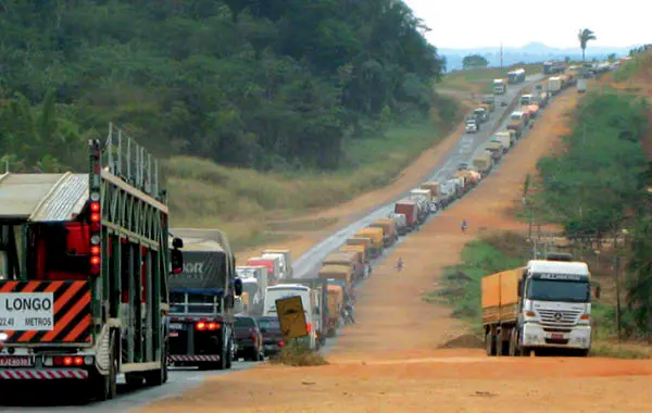 Brasil enfrenta desafios quando se trata de investir em infraestrutura de transportes