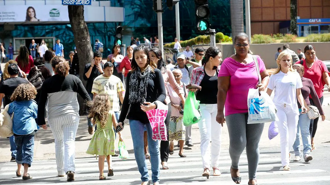 The Debt Trap: Brazilian Households in Financial Strain. (Photo Internet reproduction)