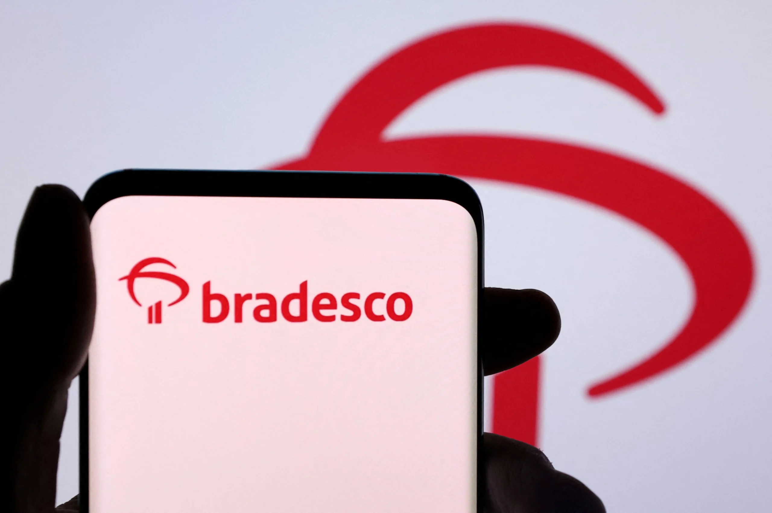 Bradesco Outperforms Expectations with Q2 2024 Results