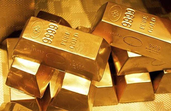 Analysts Divided on Gold's Future Despite Record Prices