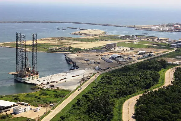 Mexico's New Olmeca Refinery: A Strategic $16.8 Billion Investment.