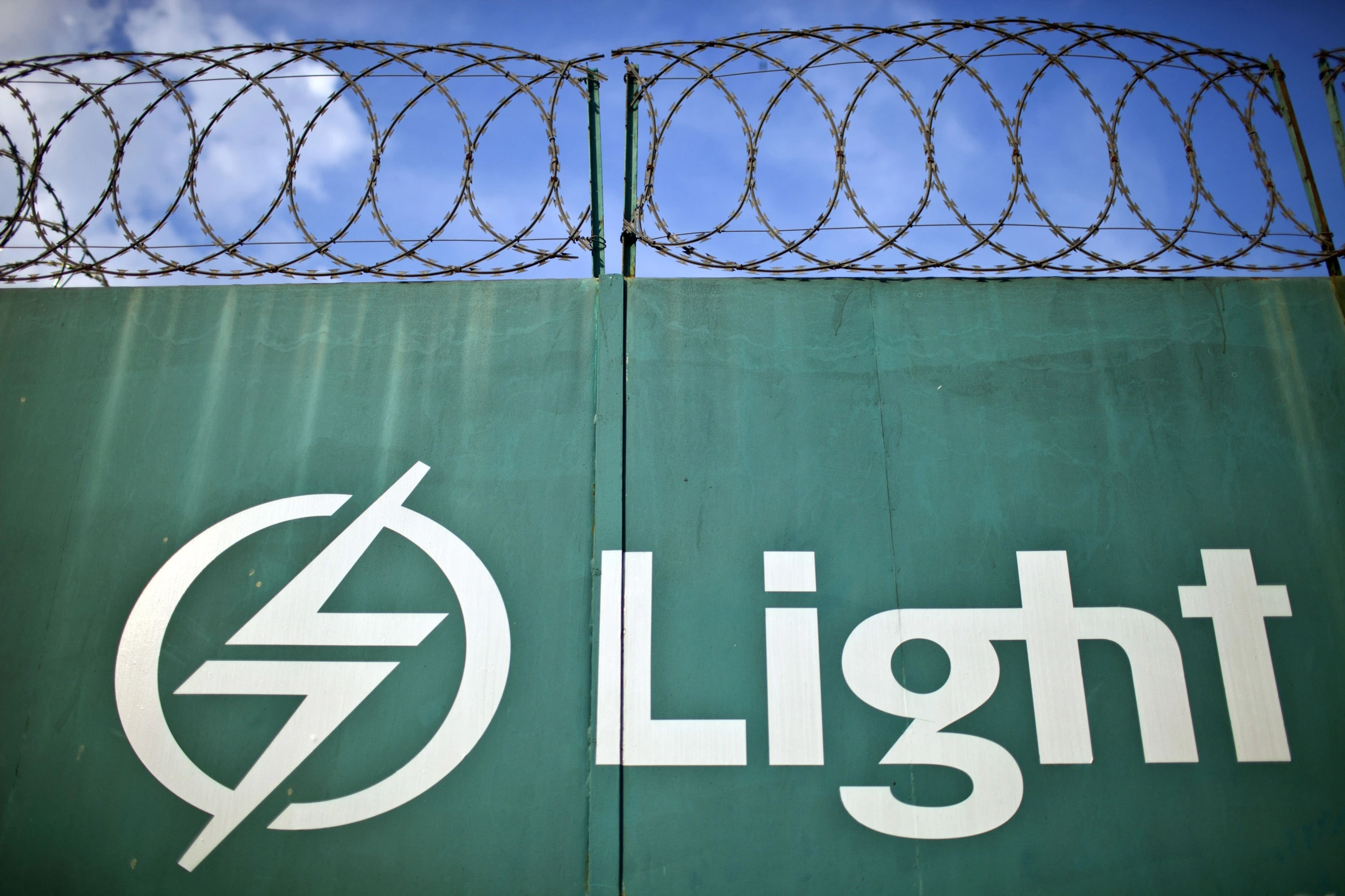 Light's Stock Soars Amid Restructuring Talks with International Creditors