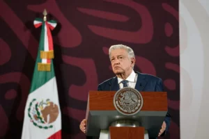 Public Investment in Mexico Hits Record Low Under AMLO's Administration