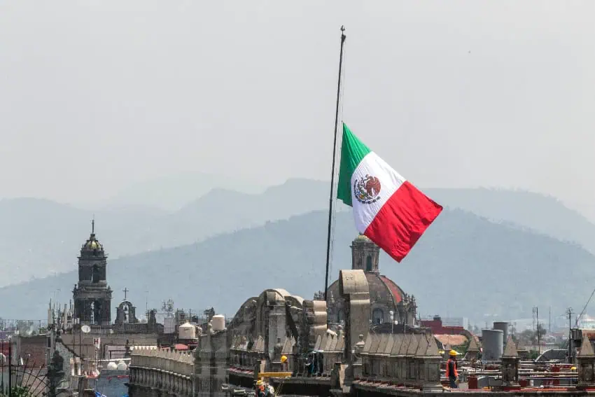 Economic Divide: Mexico's South Struggles as North and Center Flourish