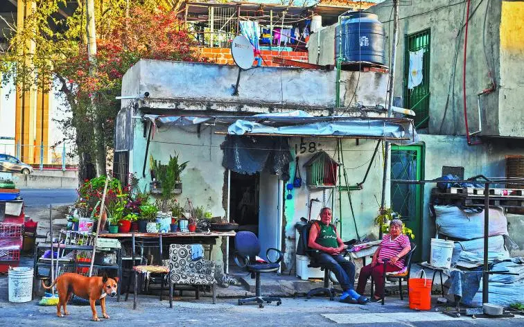 Milei Administration Faces Challenges as Poverty Rate Hits 52.9%. (Photo Internet reproduction)