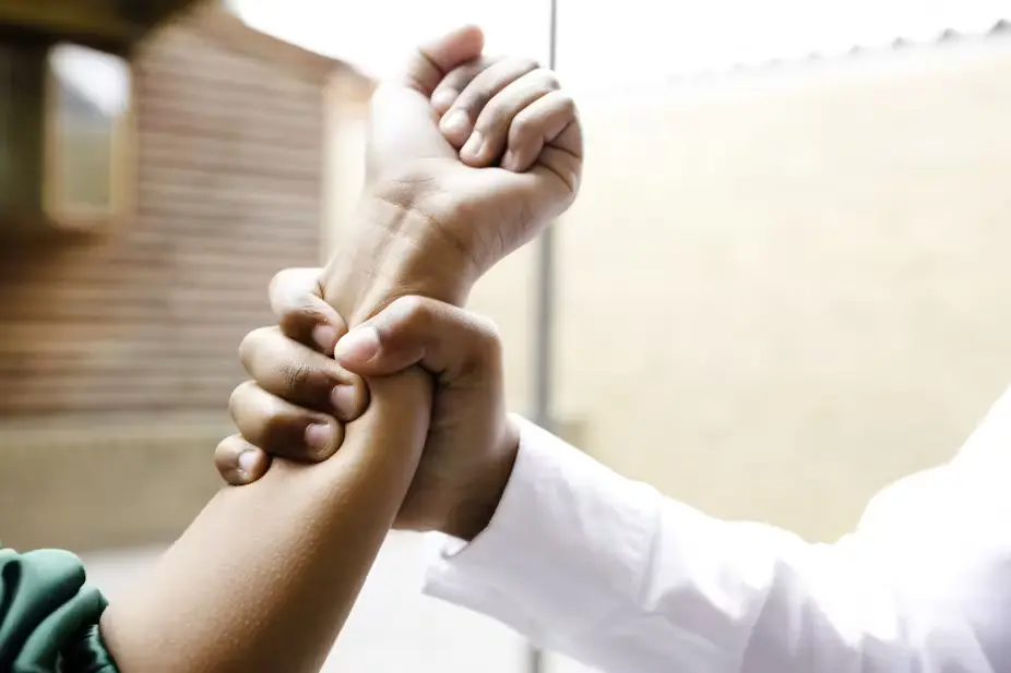 Immediate Actions to Take After a Violent Attack. (Photo Internet reproduction)