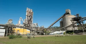 Brazilian Cement Giant Negotiates R$22 Billion Debt Overhaul