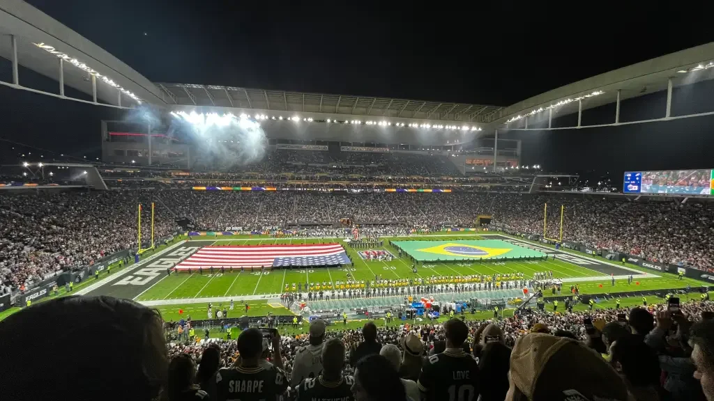 Eagles Triumph in Brazil's First NFL Game: A Spectacular Showdown at São Paulo. (Photo Internet reproduction)