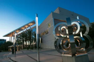 Multiplan's Bold Move: A $400 Million Stake Acquisition Shakes Up the Shopping Mall Industry