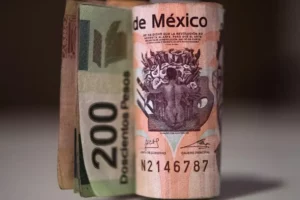 México's Credit Rating Slips From A3 to Baa2 Under López Obrador