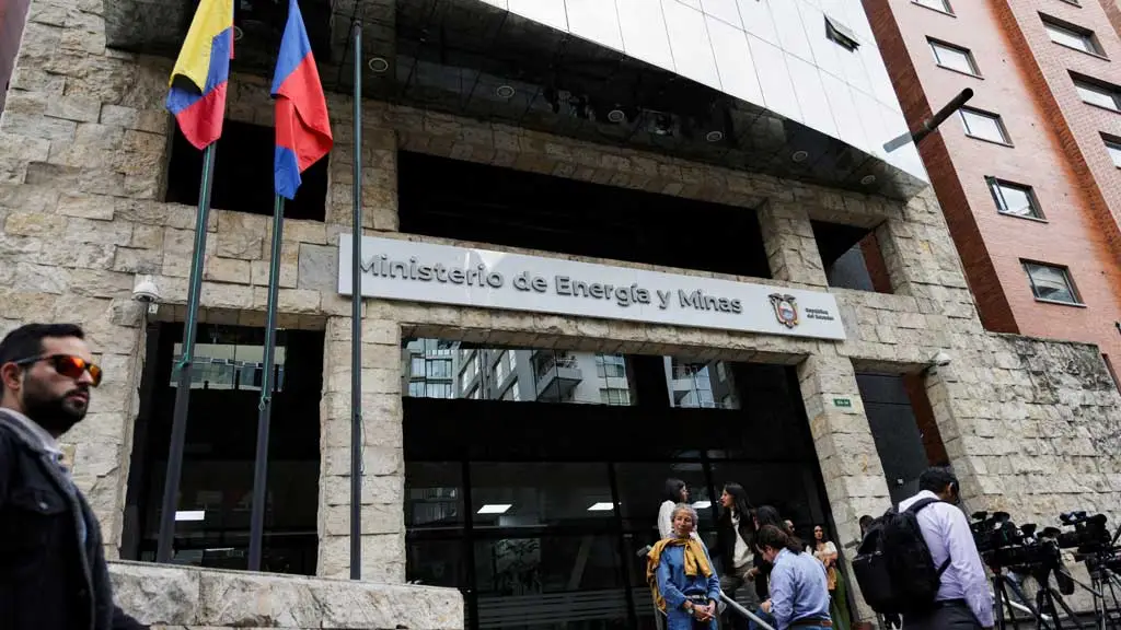 Starting Today, Ecuador Implements Daily Eight-Hour Blackouts to Combat Severe Drought
