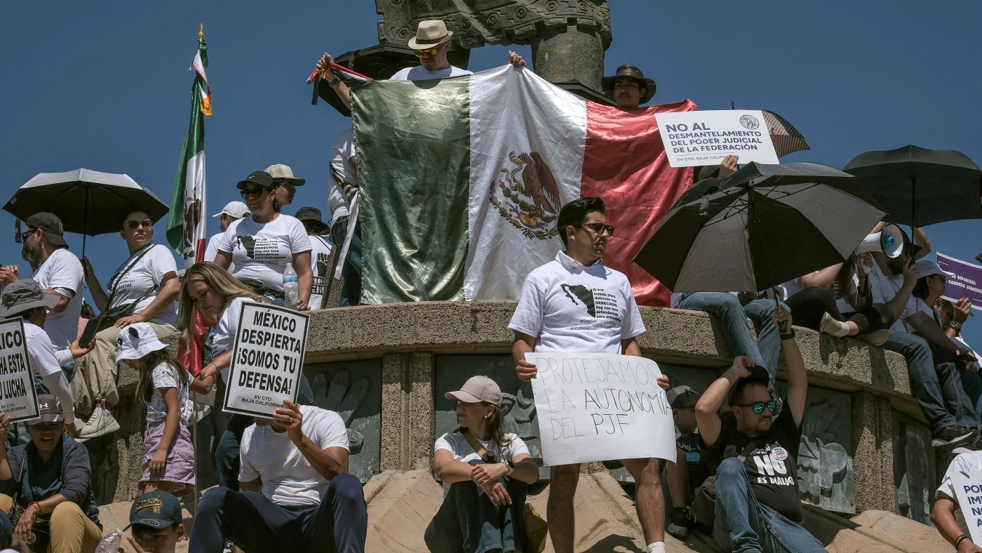 Moody's Cautions: Mexico's Judicial Shake-Up May Erode Economic Stability