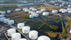 Oil Prices Plummet Amid Demand Worries: A Week of Steep Declines