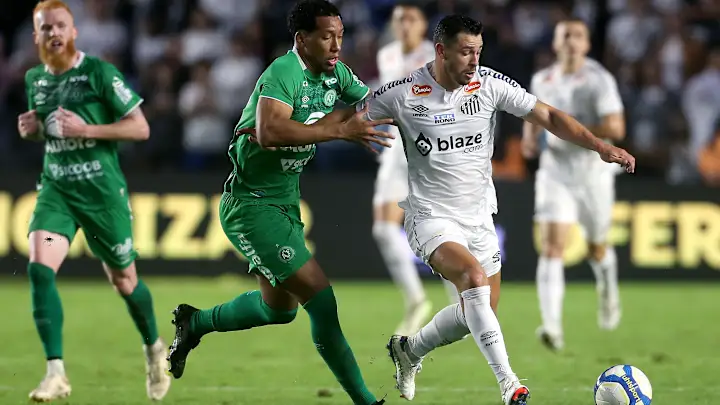 Santos Falters Against Chapecoense, Risking Série B Lead