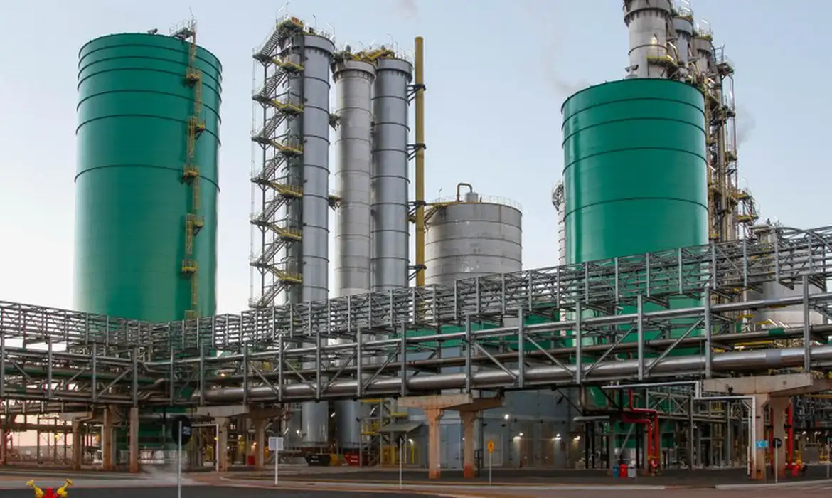 Brazilian Industry Confidence Drops in 18 of 29 Sectors