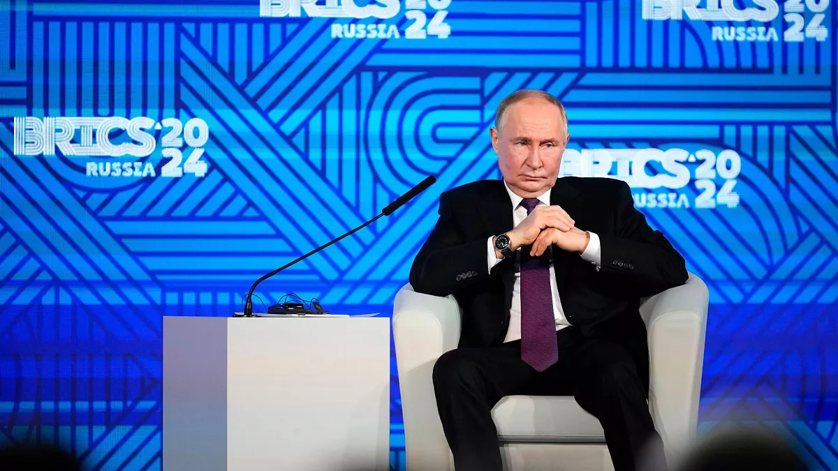 BRICS Hesitates on Putin's Call to Move Away From Dollar