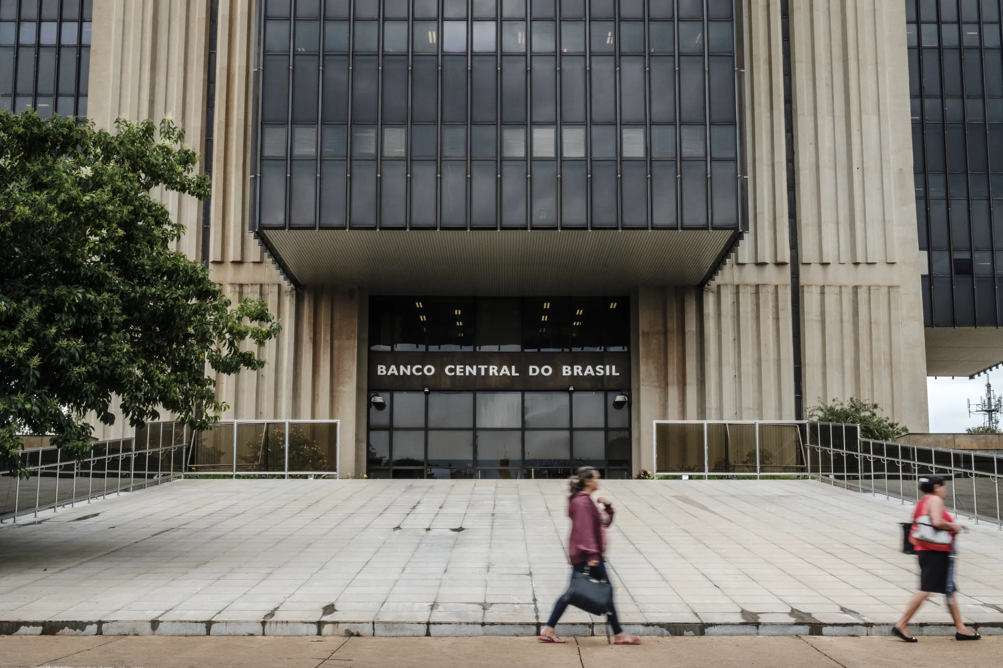 Major Brazilian Banks Raise Mortgage Rates and Tighten Lending Requirements