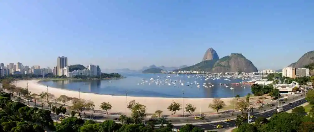 Rio's Botafogo Beach Welcomes First New Residential Tower in Half a Century. (Photo Internet reproduction)