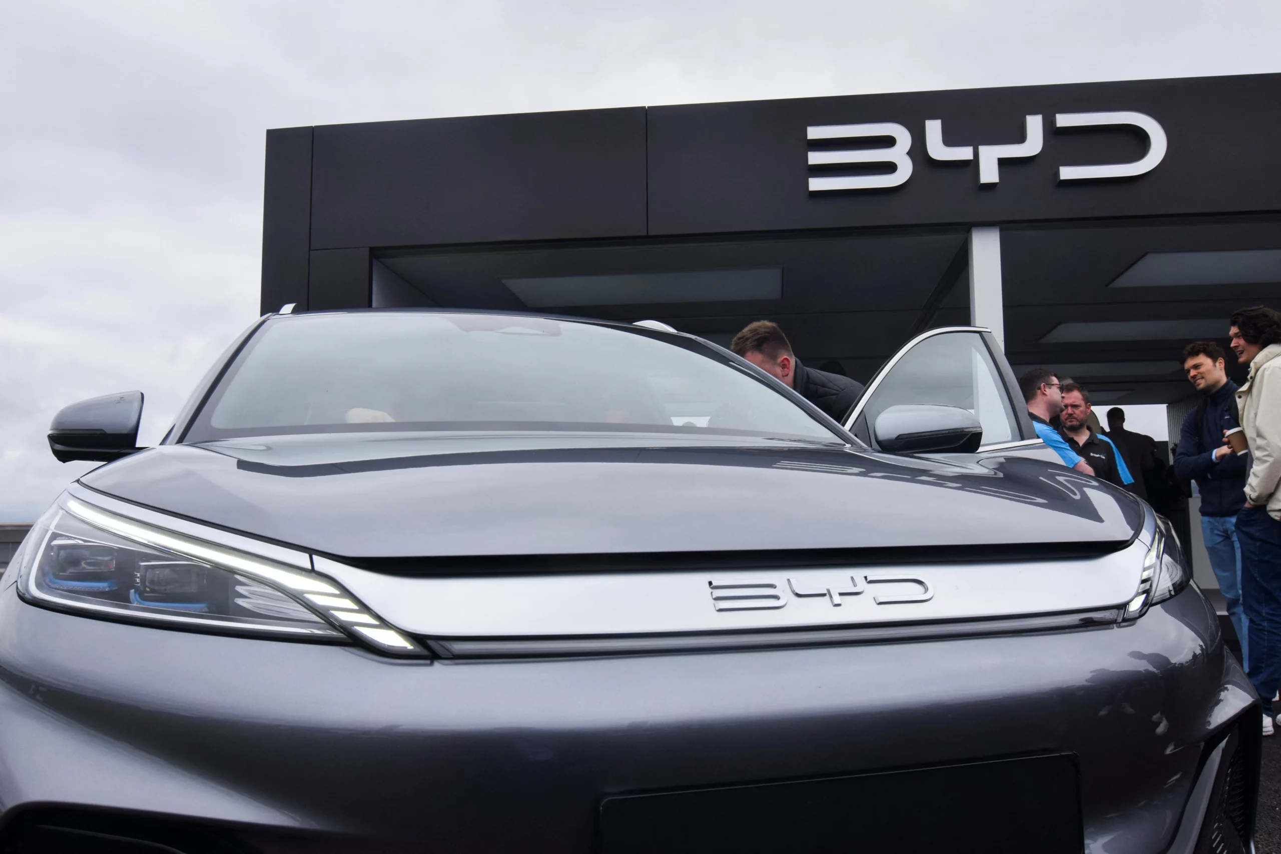 Chinese BYD Overtakes Tesla in Quarterly Revenue