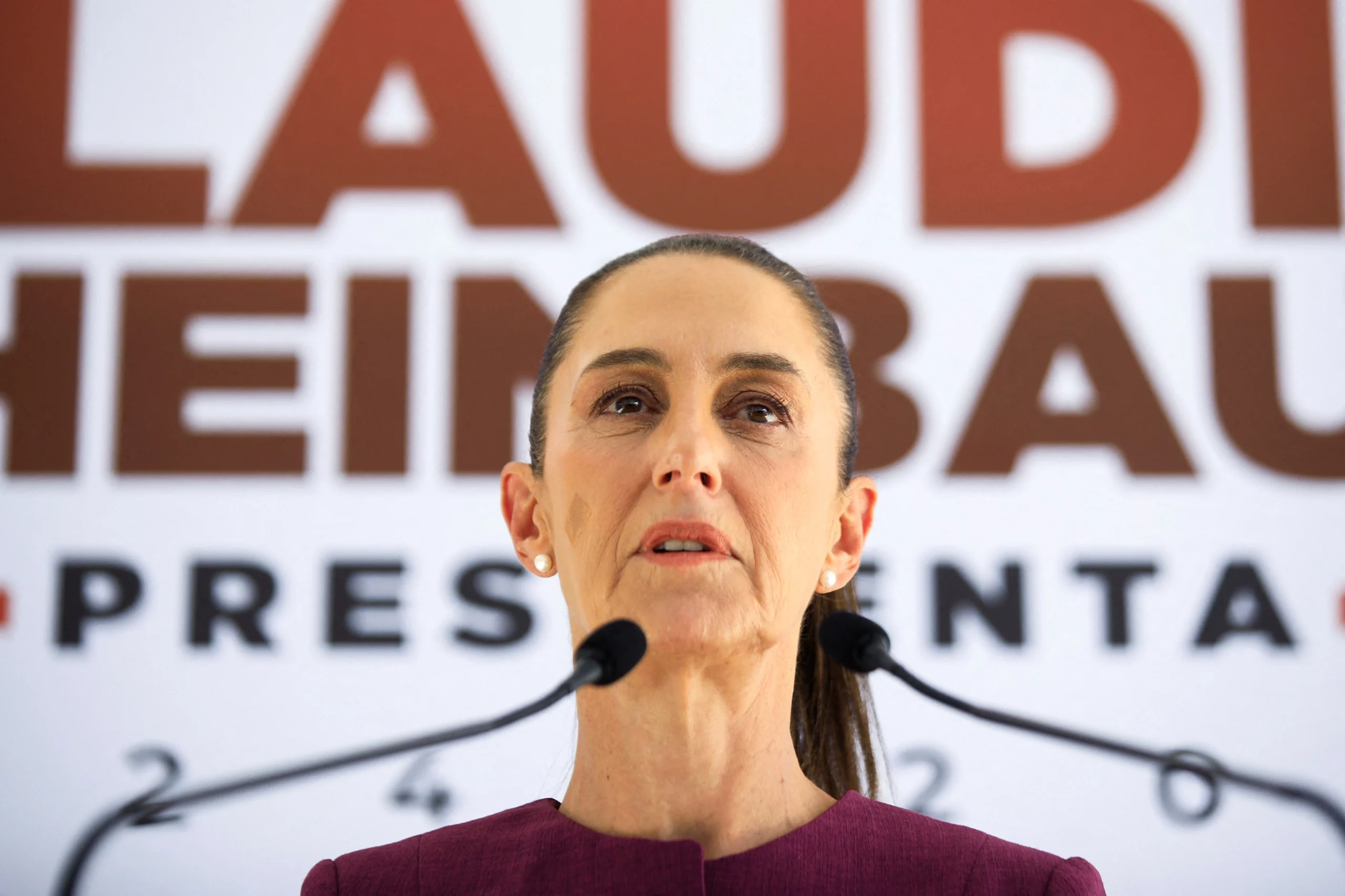 Sheinbaum Faces Uphill Battle to Slash 5.9% GDP Déficit in Mexico