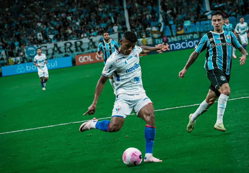 Grêmio Triumphs at Home, Halts Fortaleza's Leadership Bid. (Photo Internet reproduction)