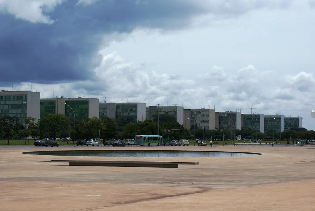 Lula's Third Term Sees Largest State Enterprise Losses in Two Decades - Ministry buildings in Brasilia. (Photo Internet reproduction)