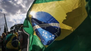 25,000 Brazilian Workers Fight to Keep Pension Funds Out of Government's Hands