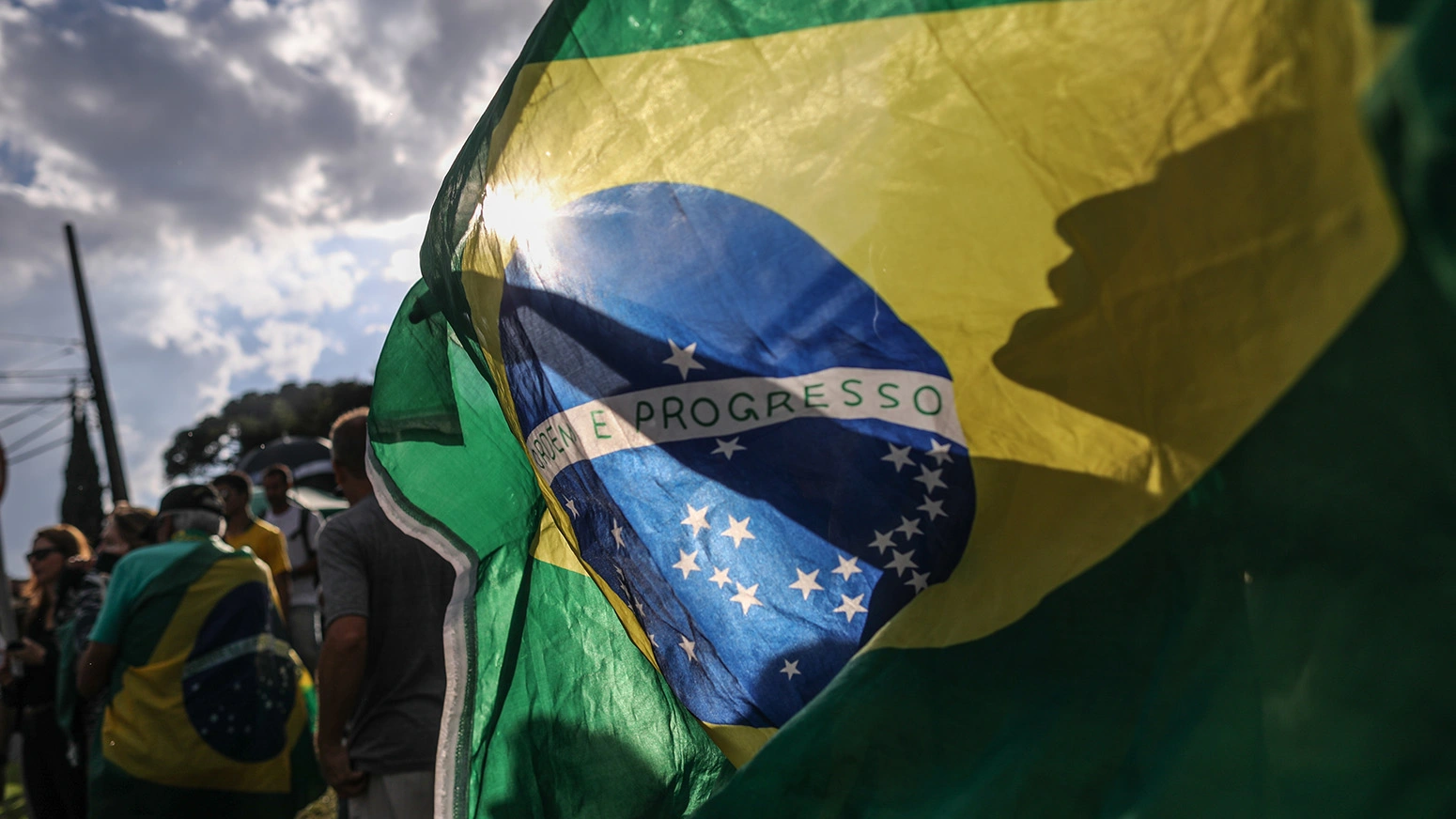 25,000 Brazilian Workers Fight to Keep Pension Funds Out of Government's Hands