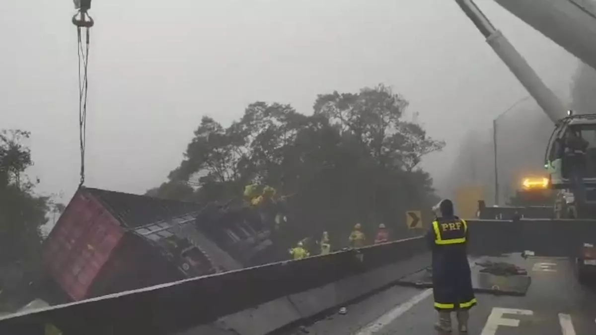 Tragic Collision Claims Nine Lives in Southern Brazil's Rowing Team Bus Accident. (Photo Internet reproduction)
