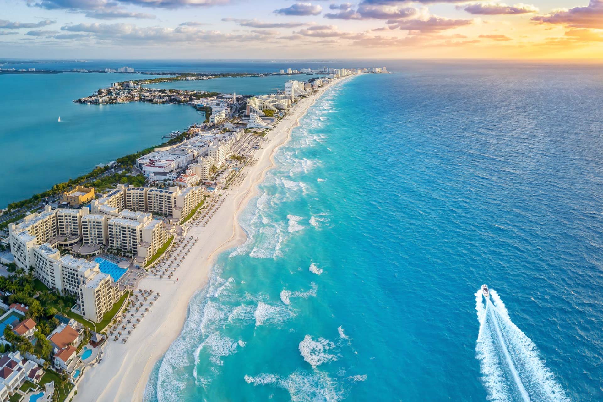 Sargassum Quintana Roo Record Collides With the Wedding Season