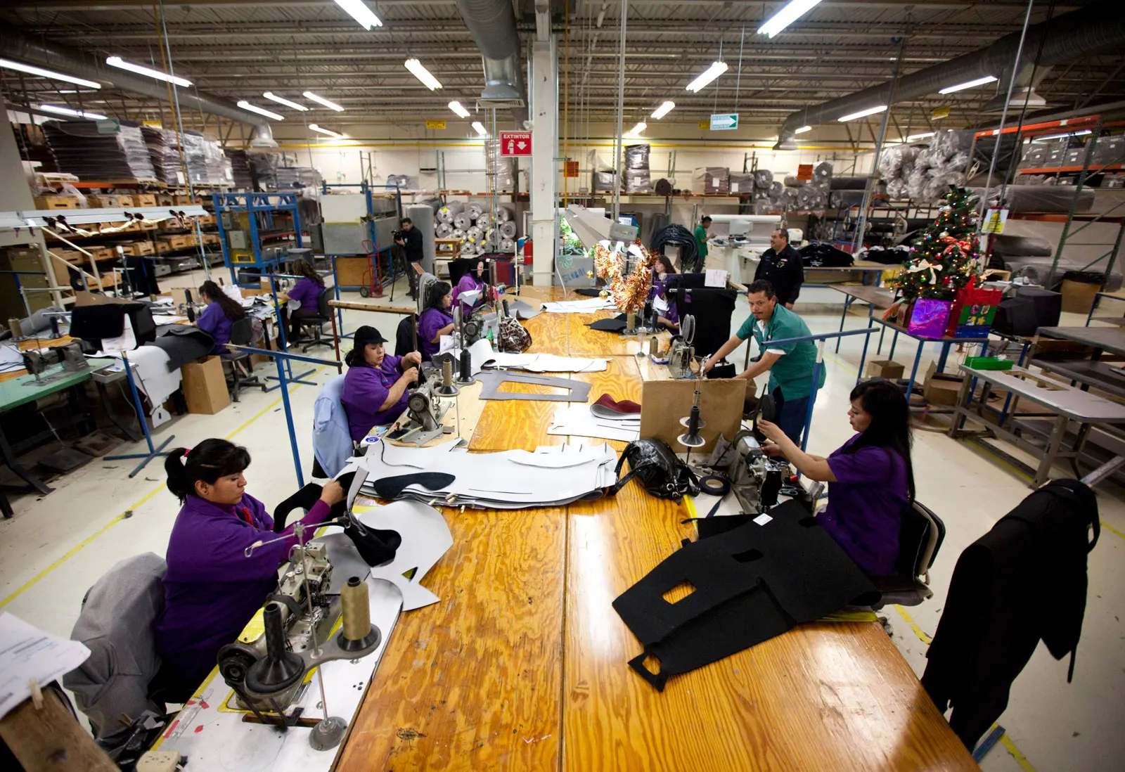 Mexican Job Market Faces Challenges as 12.1 Million Seek Employment