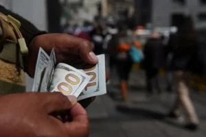 Bolivia's Dollar Bonds Surge to One-Year High Amid Political Uncertainty