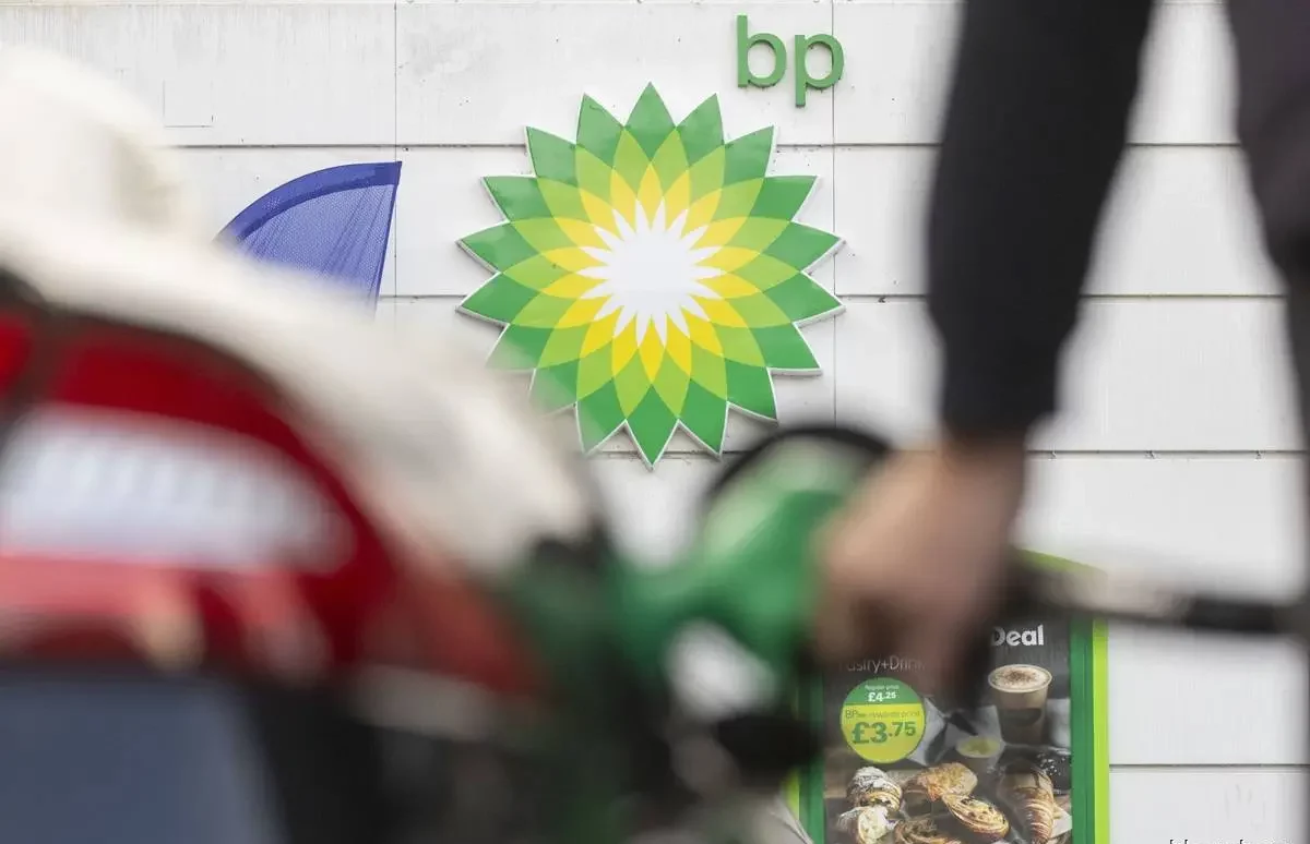 BP's Profits Dive 30% in Q3 Amid Oil Market Volatility