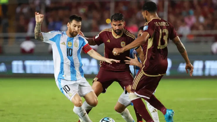 Argentina Held to Draw by Venezuela in Rain-Soaked World Cup Qualifier
