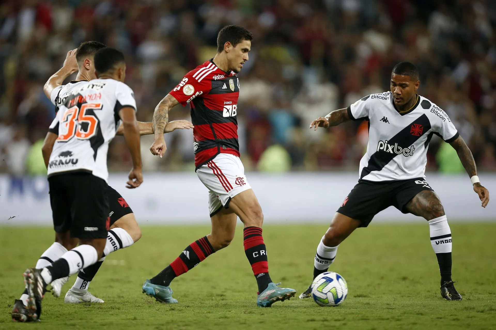 Hugo Moura's Goal Lifts Vasco to Crucial Win in Brasileirão