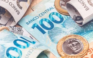 Brazil's Economy Shows Mixed Signals: August GDP Dips Amid Long-Term Growth