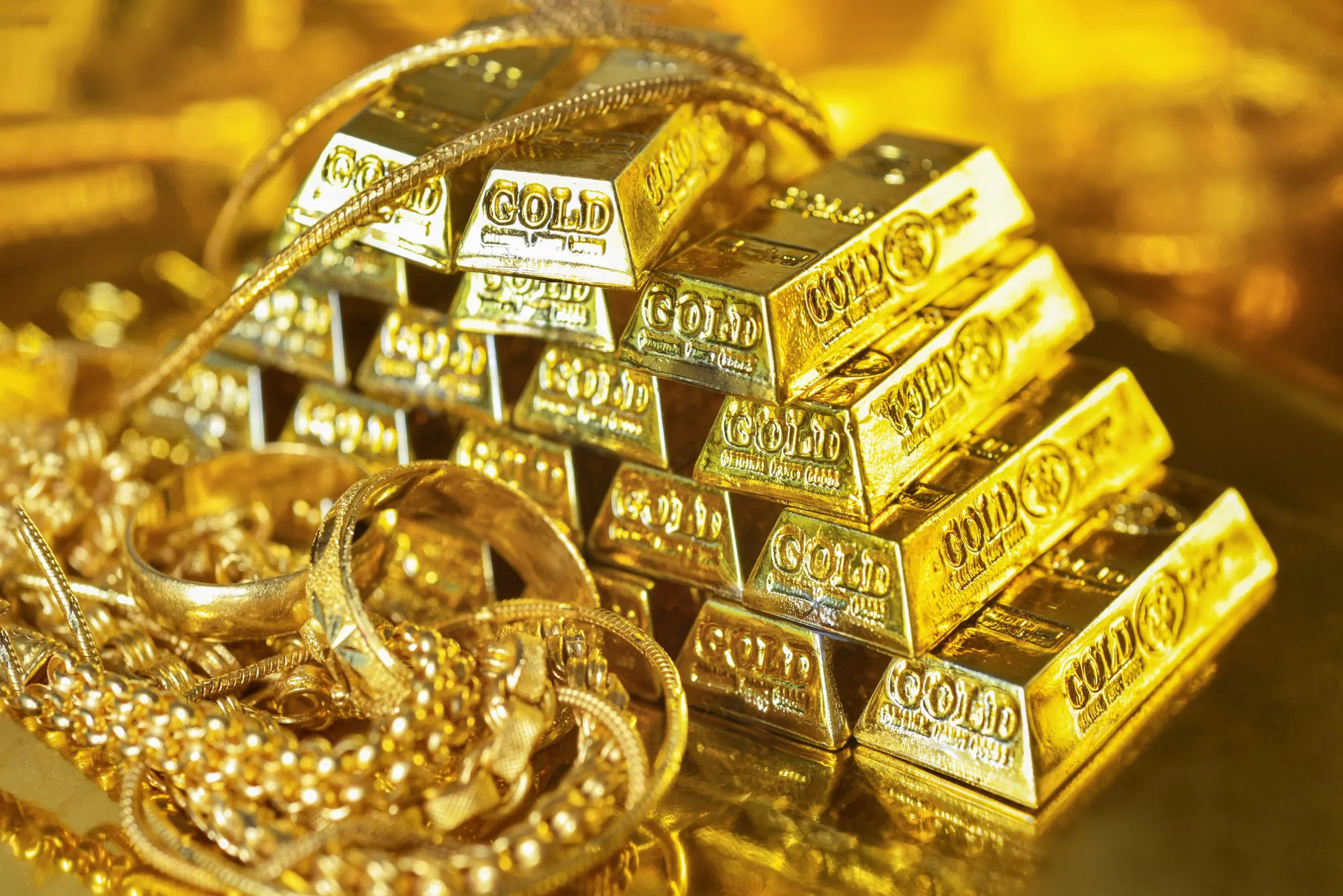 Gold's Glitter Intensifies: US and Germany Gain Most as Prices Soar Amid Global Tensions