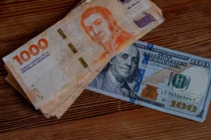 Argentine Peso Surpasses 1,000 Per Dollar for the First Time