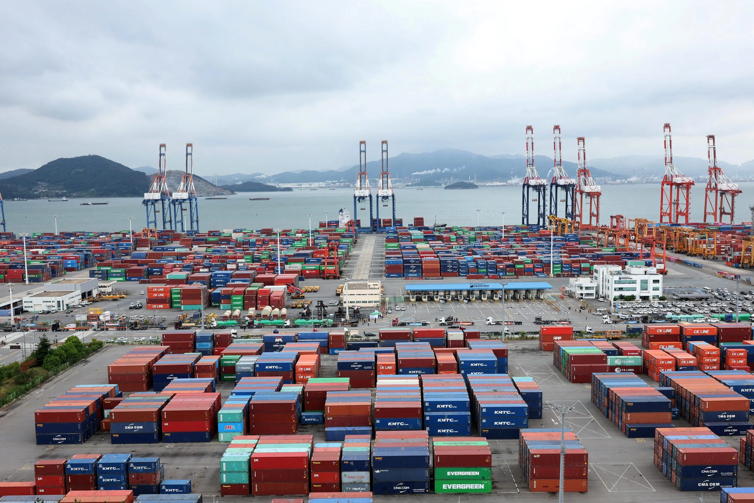 South Korea's Export Slowdown Signals Economic Headwinds