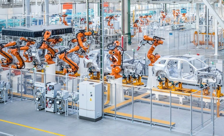 China's Manufacturing Sector Shows Signs of Recovery