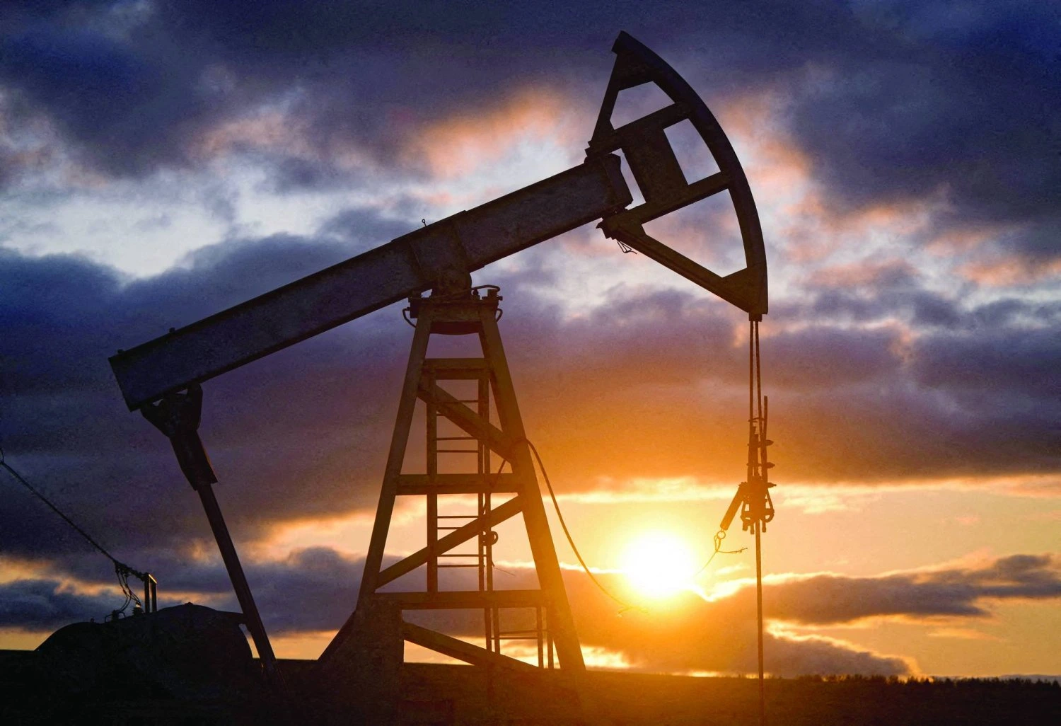 Oil Prices Rise Amid Fluctuating Demand Indicators and U.S. Inventory Data