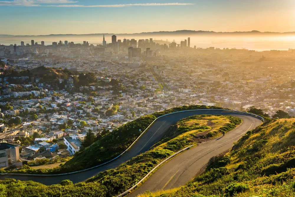 Local Politics Shift Right While California Remains Democratic Stronghold. (Photo Internet reproduction)