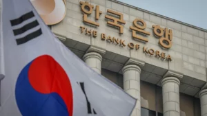 South Korea Lowers Rates as Growth Forecasts Drop Below 2%