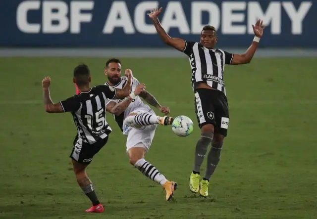 Botafogo Strengthens Lead in Brazilian Championship with Decisive Win Over Vasco