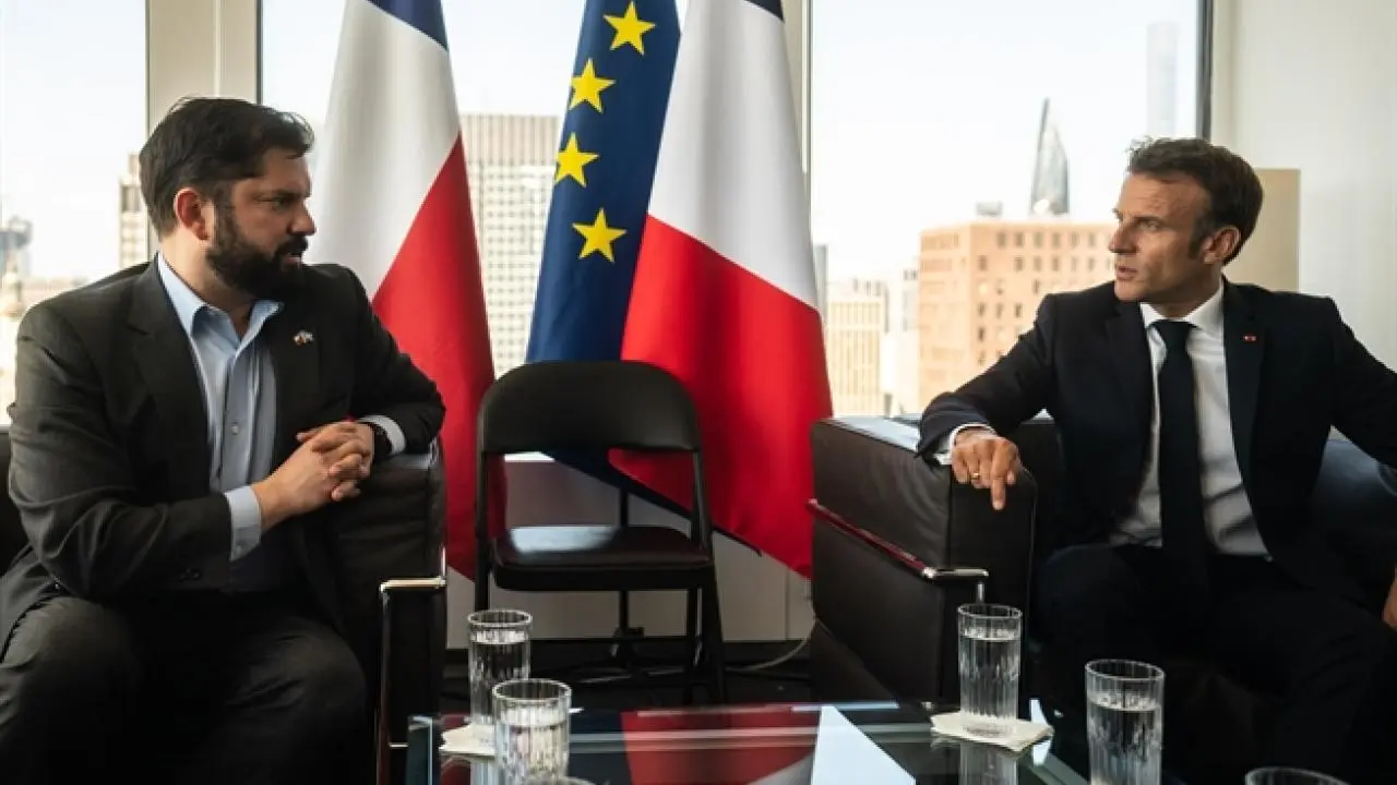 Macron in Chile: A.I. Center and Trade Boost