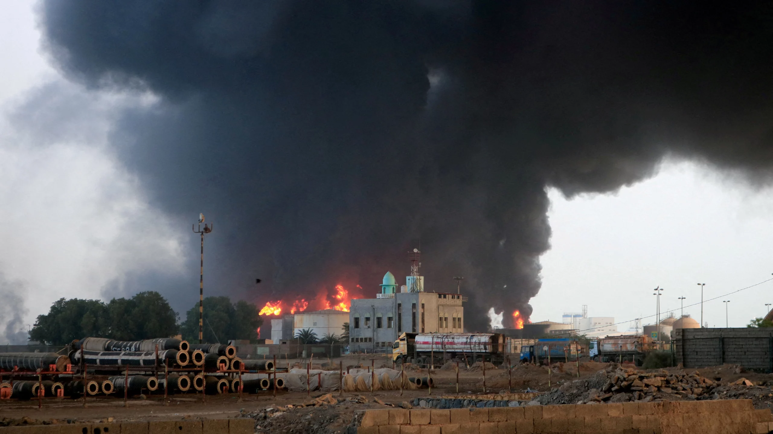 Yemen Airstrikes: Israel Responds to Houthi Missile Threats